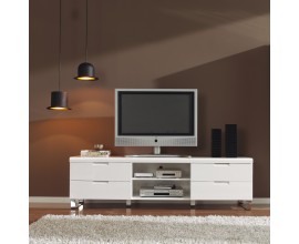 Moderní oddélníkový TV stolek Henning v lesklé bílé barvě se stříbrnými nožičkami