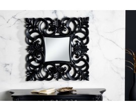 Luxusní černé zrcadlo Muriel s vyřezávaným ozdobným rámem čtvercového tvaru
