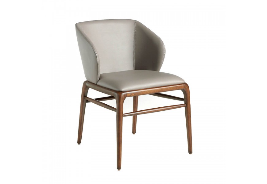 Moderní jídelní židle Forma Moderna s koženým čalouněním v šedé barvě s hnědými masivními nožičkami