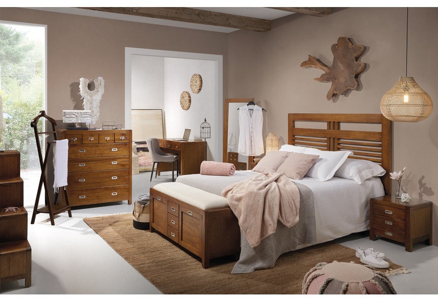 Luxusní sestava ložnicového nábytku Flash z masivního dřeva mindi v koloniálním stylu v teplé hnědé barvě