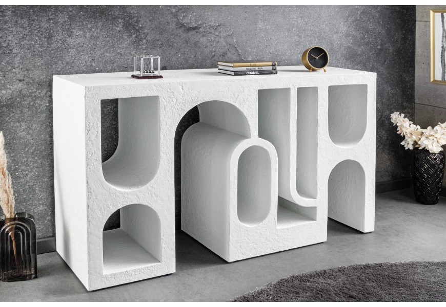 Moderní bílý konzolový stolek Gerin z betonu s abstraktním geometrickým zdobením s půlobloukovými motivy
