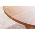 Masivní přírodní hnědý konferenční stolek Freixa z akáciového dřeva s designovou skulpturální podstavou 70 cm