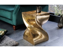 Designový čtvereční art deco příruční stolek Twist se zatočeným designem v zlaté barvě 45 cm