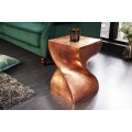 Designový art deco příruční stolek Twist se čtvercovou vrchní deskou a zatočenou podstavou z kovové slitiny v měděné barvě