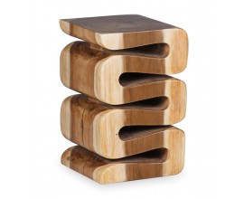 Masivní hnědý příruční stolek Rosario z exotického dřeva suar se zvlněným designem 45 cm