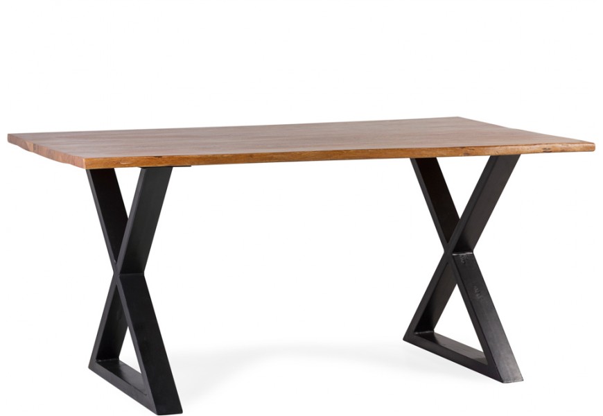 Masivní industriální medový hnědý jídelní stůl Axel s vrchní deskou z akáciového dřeva a moderními designovými nožičkami ve tvaru x z kovu v černé barvě