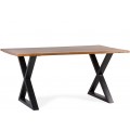 Masivní industriální medový hnědý jídelní stůl Axel s vrchní deskou z akáciového dřeva a moderními designovými nožičkami ve tvaru x z kovu v černé barvě