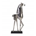 Luxusní stříbrná dekorace Zilarra v podobě moderní figury kráčejícího koně z kovové slitiny na černém obdélníkovém podstavci