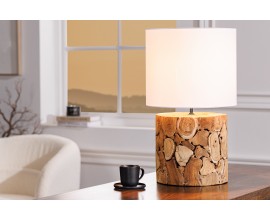 Designová masivní stolní lampa Egura s dřevěnou hnědou podstavou a kulatým bílým stínítkem 45 cm
