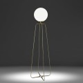 Luxusní moderní stojací lampa Lunaria s minimalistickou konstrukcí ve zlaté barvě a bílým skelným stínítkem 170 cm