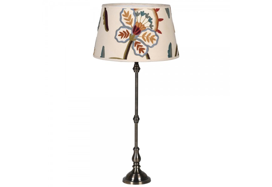 Designová vintage stolní lampa Claire se sametovým stínidlem s květinovými motivy a kovovou nohou v barvě mosazi